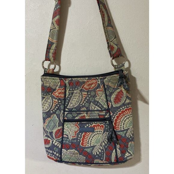 Vera Bradley Handbags - Vera Bradley Large Hipster Nomadic Floral VGUC